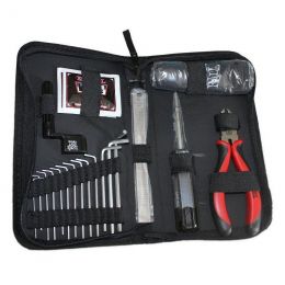 Ernie Ball Kit de mantenimiento EB4114  Kit de herramientas para el mantenimiento y limpieza de instrumentos