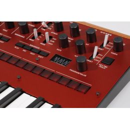Korg Monologue rojo Sintetizador analógico korg_monologue-rojo-imagen-2-thumb