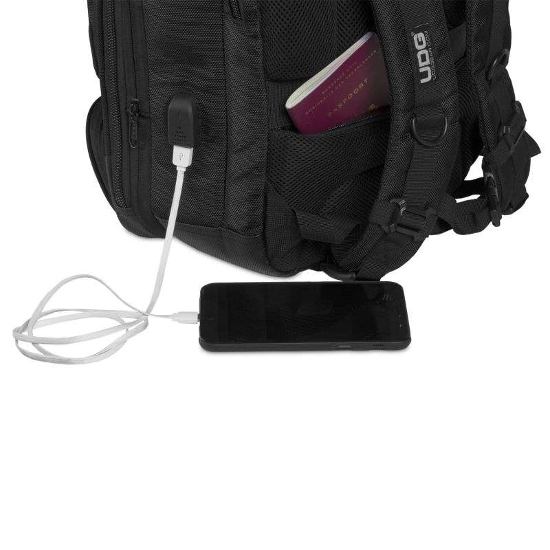 udg_ultimate-backpack-slim-imagen-4